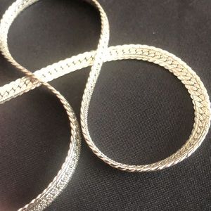 Interlocking decorative silver plated 24”  necklace